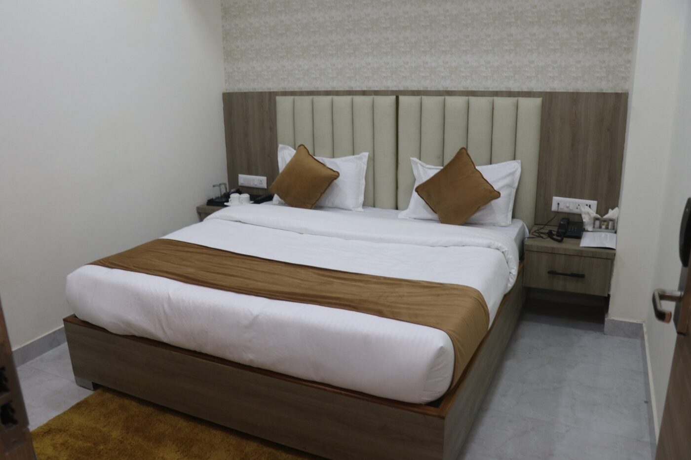 Deluxe Room at Hotel The Royal Jewel — photo 1