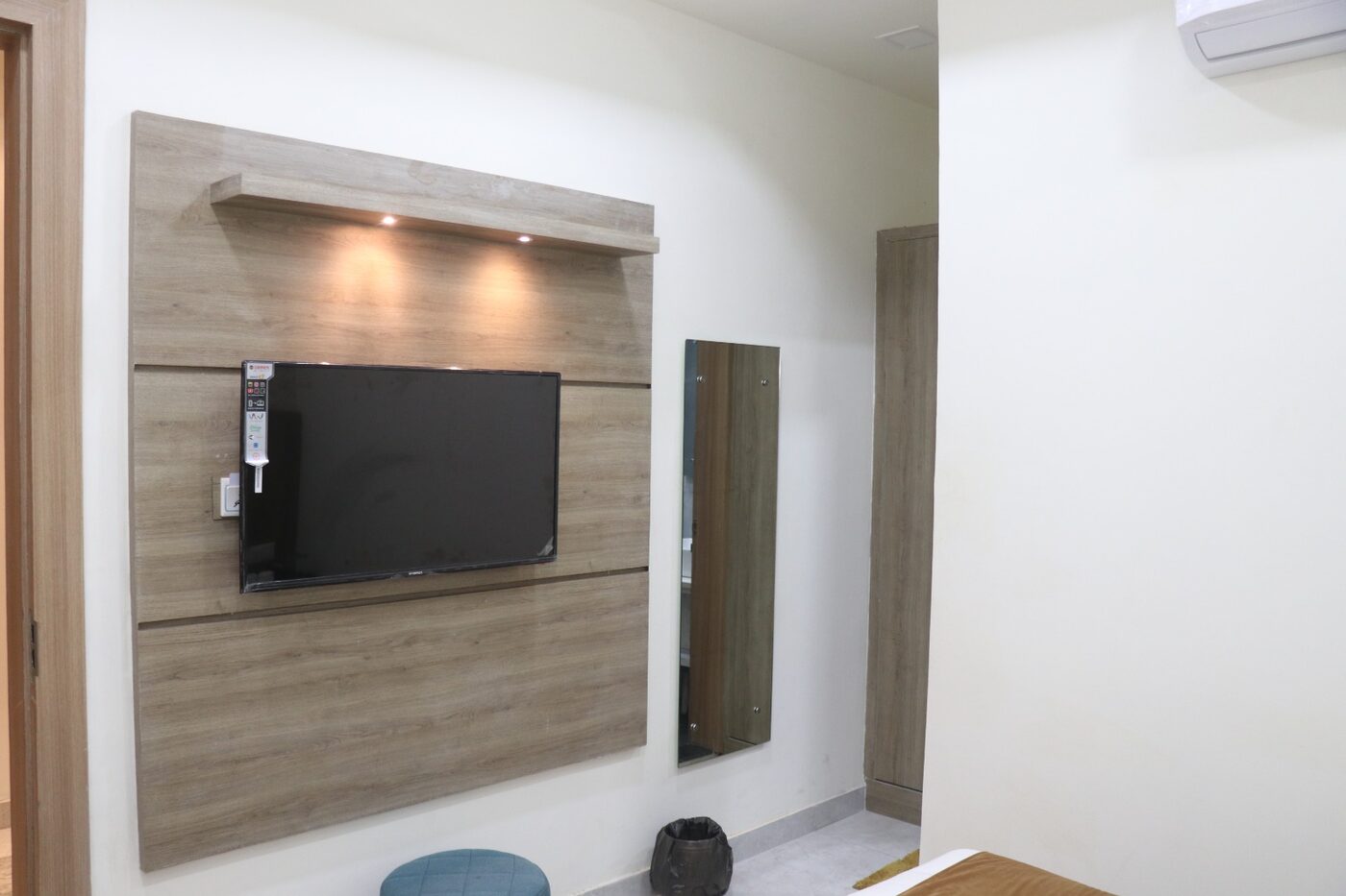 Deluxe Room at Hotel The Royal Jewel — photo 5