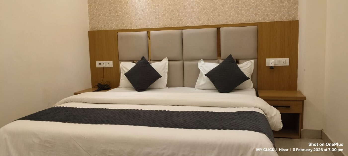 Super Deluxe Room at Hotel The Royal Jewel — photo 3