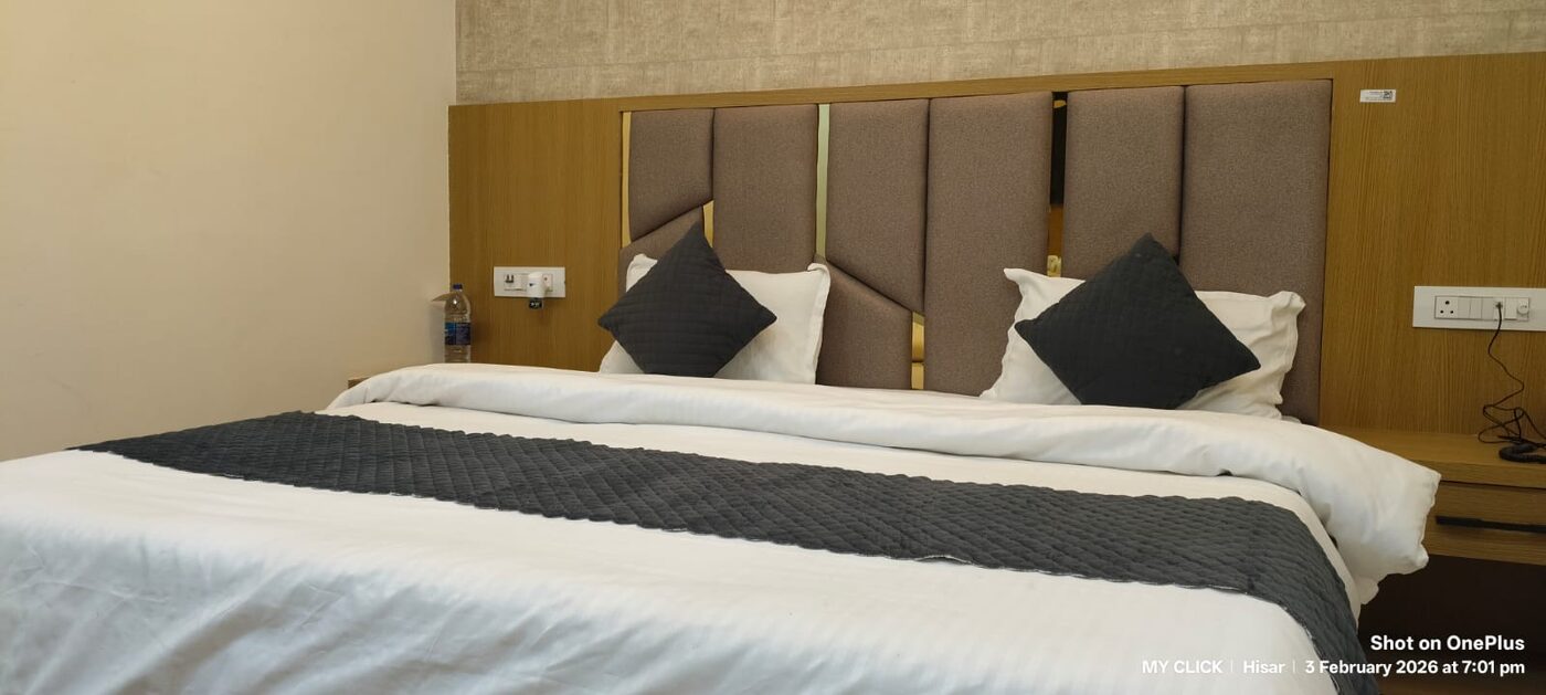 Super Deluxe Room at Hotel The Royal Jewel — photo 4